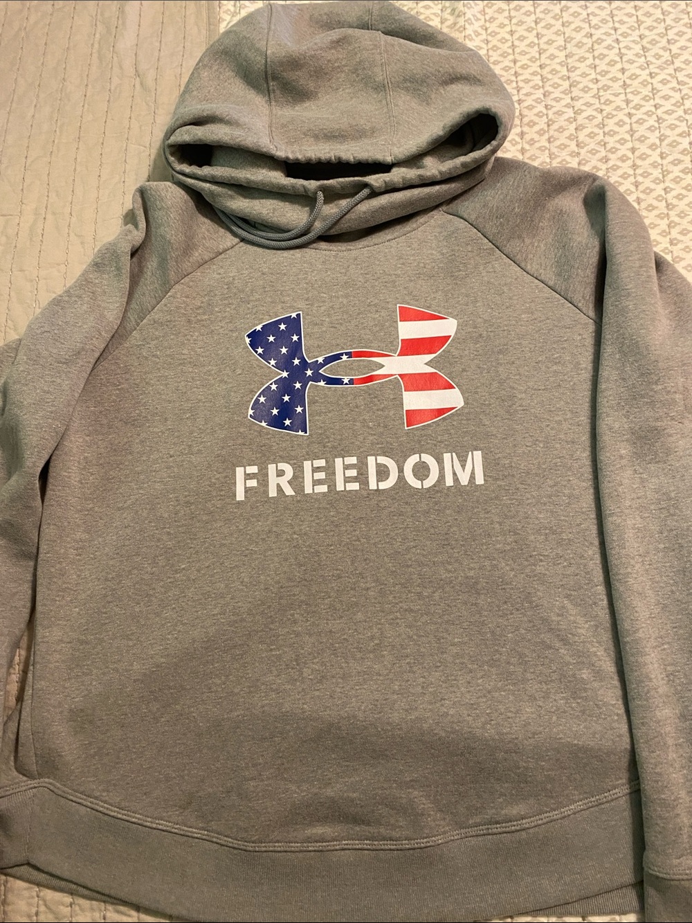 Under Armour Gray Pullover Hoodie with American Flag Logo SALE $1️⃣9️⃣‼️